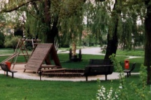 Park a socha sv. Jana Nepomuckého